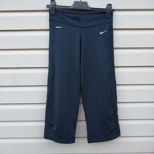 Nike dry fit black capris